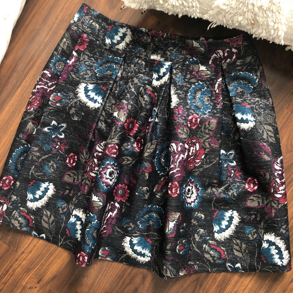 NWOT Loft skirt Size 8
